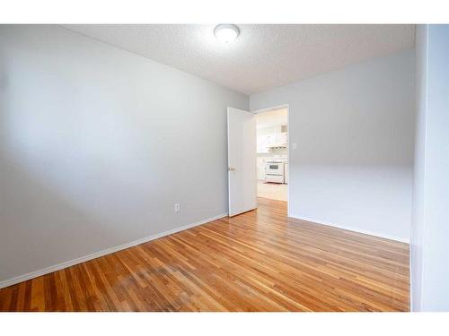 3407 30A Avenue Se, Calgary, AB - Indoor Photo Showing Other Room