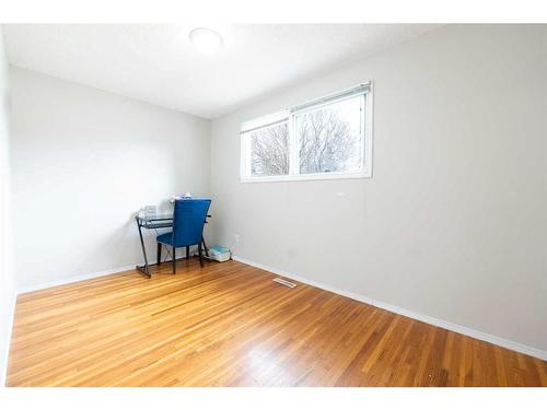 3407 30A Avenue Se, Calgary, AB - Indoor