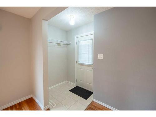 3407 30A Avenue Se, Calgary, AB - Indoor Photo Showing Other Room