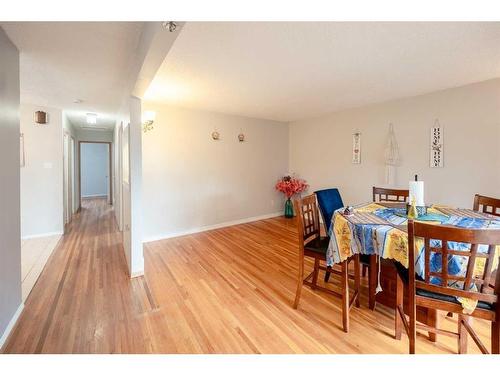 3407 30A Avenue Se, Calgary, AB - Indoor Photo Showing Dining Room