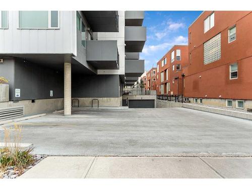 305-730 5 Street Ne, Calgary, AB - Outdoor