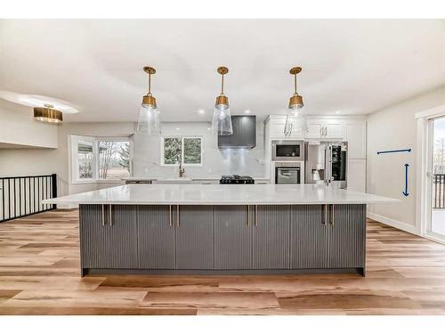 32178 Township Road 243A, Rural Rocky View County, AB - Indoor Photo Showing Kitchen With Upgraded Kitchen