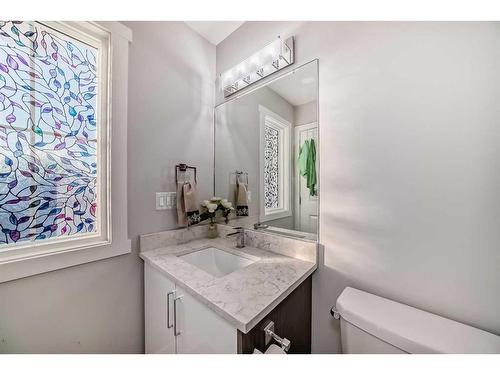 614 Kingsmere Way Se, Airdrie, AB - Indoor Photo Showing Bathroom