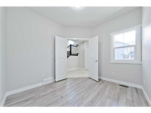 614 Kingsmere Way Se, Airdrie, AB - Indoor Photo Showing Other Room