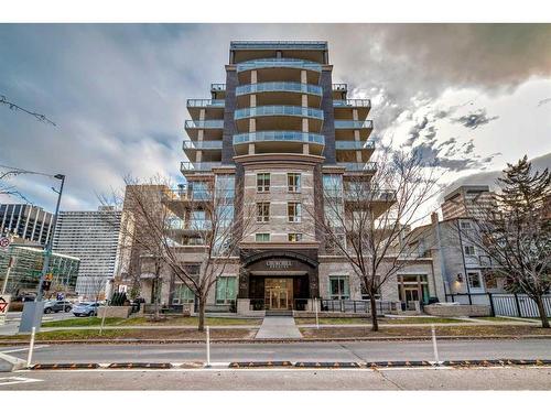 205-701 3 Avenue Sw, Calgary, AB - Outdoor With Balcony With Facade