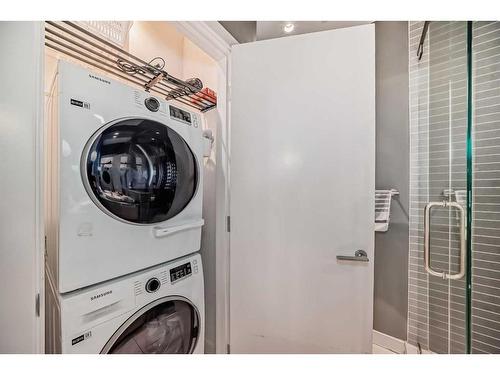 205-701 3 Avenue Sw, Calgary, AB - Indoor Photo Showing Laundry Room