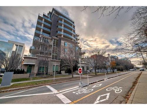 205-701 3 Avenue Sw, Calgary, AB - Outdoor