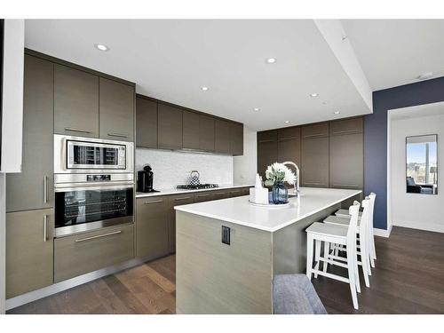 703-1025 5 Avenue Sw, Calgary, AB - Indoor Photo Showing Kitchen