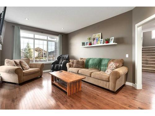 1803 High Park Boulevard Nw, High River, AB - Indoor Photo Showing Living Room