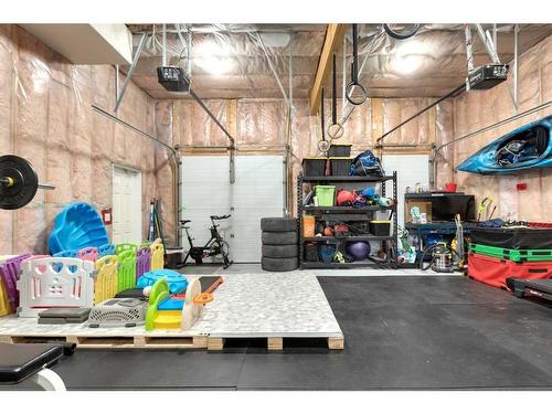 1803 High Park Boulevard Nw, High River, AB - Indoor Photo Showing Garage