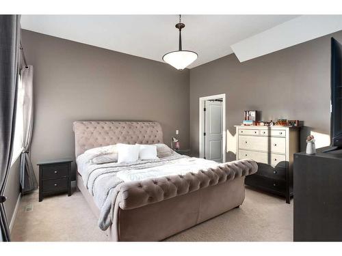 1803 High Park Boulevard Nw, High River, AB - Indoor Photo Showing Bedroom