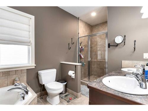 1803 High Park Boulevard Nw, High River, AB - Indoor Photo Showing Bathroom