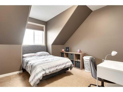 1803 High Park Boulevard Nw, High River, AB - Indoor Photo Showing Bedroom