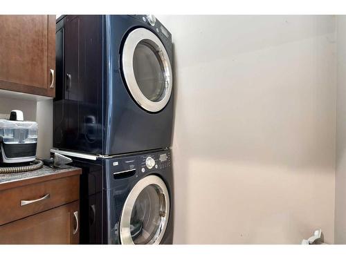 1803 High Park Boulevard Nw, High River, AB - Indoor Photo Showing Laundry Room