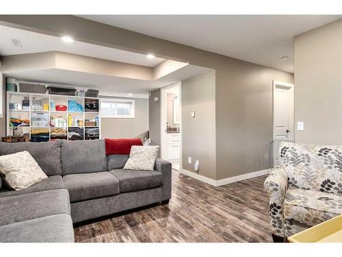 1803 High Park Boulevard Nw, High River, AB - Indoor Photo Showing Living Room