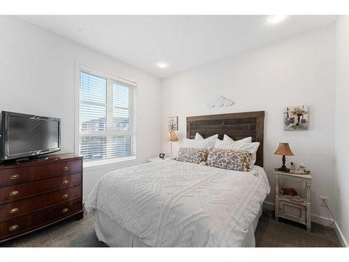 4006-100 Walgrove Court Se, Calgary, AB - Indoor Photo Showing Bedroom