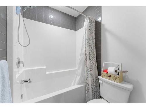 4006-100 Walgrove Court Se, Calgary, AB - Indoor Photo Showing Bathroom