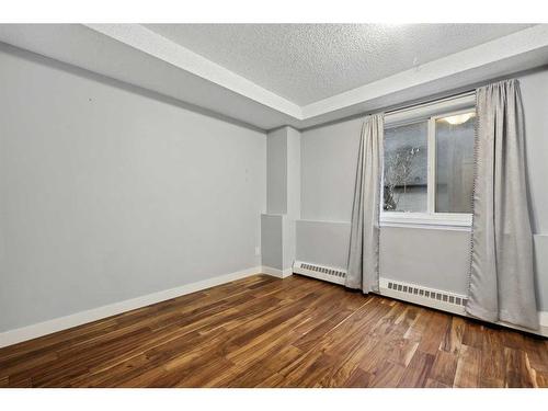 105-1720 13 Street Sw, Calgary, AB - Indoor Photo Showing Other Room