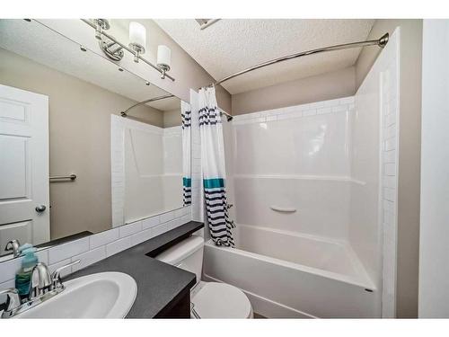 2103 New Brighton Park Se, Calgary, AB - Indoor Photo Showing Bathroom