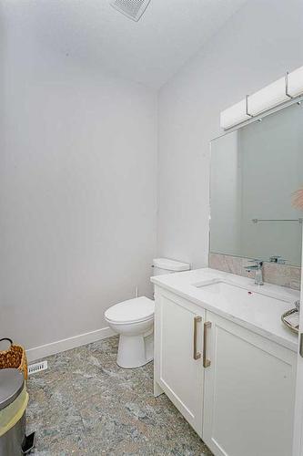 7 Mystic Ridge Way Sw, Calgary, AB - Indoor Photo Showing Bathroom