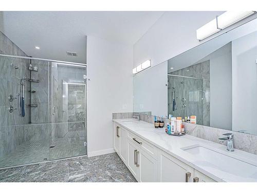 7 Mystic Ridge Way Sw, Calgary, AB - Indoor Photo Showing Bathroom