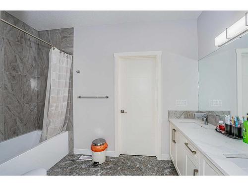 7 Mystic Ridge Way Sw, Calgary, AB - Indoor Photo Showing Bathroom