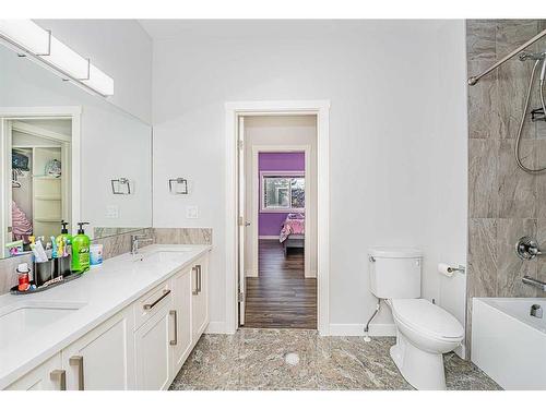 7 Mystic Ridge Way Sw, Calgary, AB - Indoor Photo Showing Bathroom