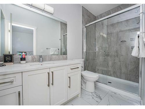 7 Mystic Ridge Way Sw, Calgary, AB - Indoor Photo Showing Bathroom