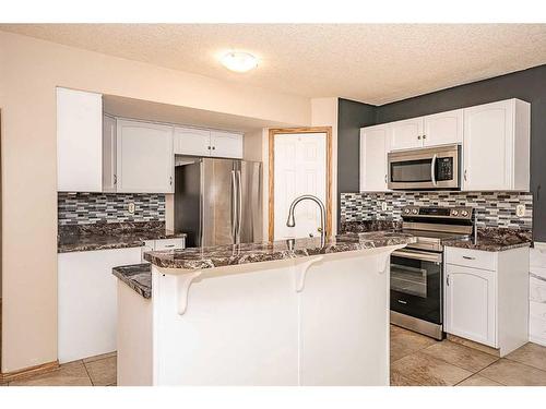 200 Somerglen Common Sw, Calgary, AB - Indoor Photo Showing Kitchen With Stainless Steel Kitchen With Upgraded Kitchen