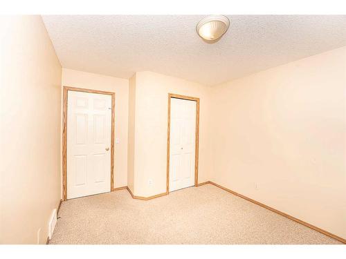 200 Somerglen Common Sw, Calgary, AB - Indoor Photo Showing Other Room