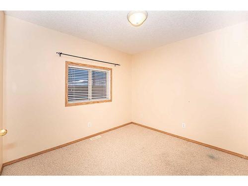 200 Somerglen Common Sw, Calgary, AB - Indoor Photo Showing Other Room