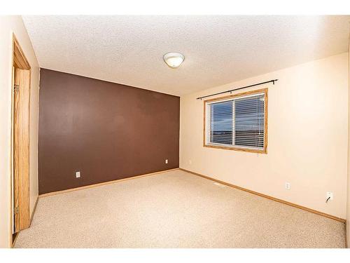 200 Somerglen Common Sw, Calgary, AB - Indoor Photo Showing Other Room