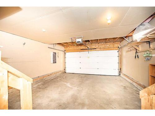 200 Somerglen Common Sw, Calgary, AB - Indoor Photo Showing Garage