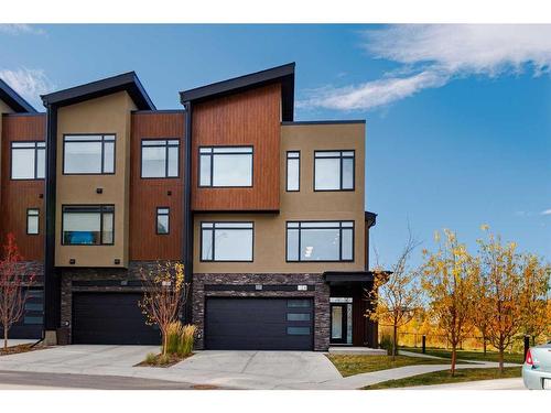 24 Royal Elm Green Nw, Calgary, AB - Outdoor With Facade