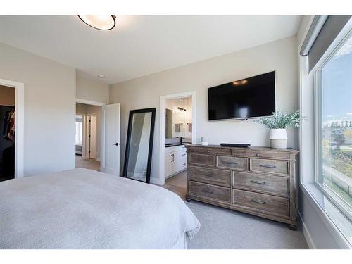 24 Royal Elm Green Nw, Calgary, AB - Indoor Photo Showing Bedroom