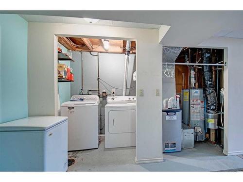 4730 70 Street Nw, Calgary, AB - Indoor Photo Showing Laundry Room