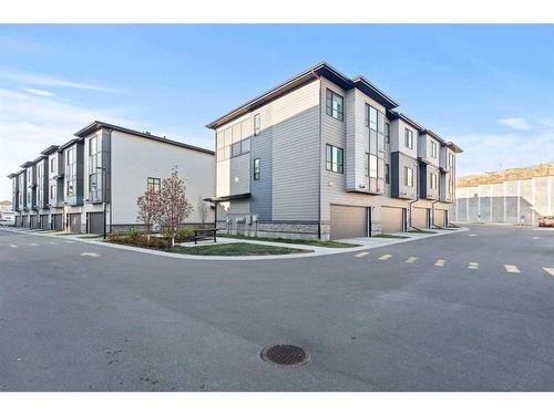 124-42 Cranbrook Gardens Se, Calgary, AB - Outdoor