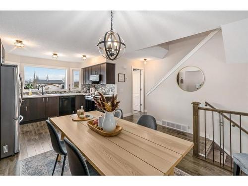 422 Strathcona Circle, Strathmore, AB - Indoor Photo Showing Dining Room