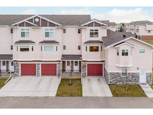 422 Strathcona Circle, Strathmore, AB - Outdoor With Facade