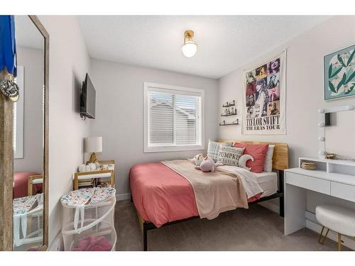 422 Strathcona Circle, Strathmore, AB - Indoor Photo Showing Bedroom