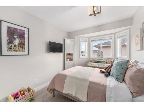 422 Strathcona Circle, Strathmore, AB - Indoor Photo Showing Bedroom