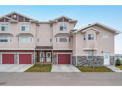 422 Strathcona Circle, Strathmore, AB - Outdoor With Facade