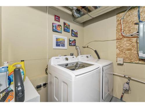 422 Strathcona Circle, Strathmore, AB - Indoor Photo Showing Laundry Room