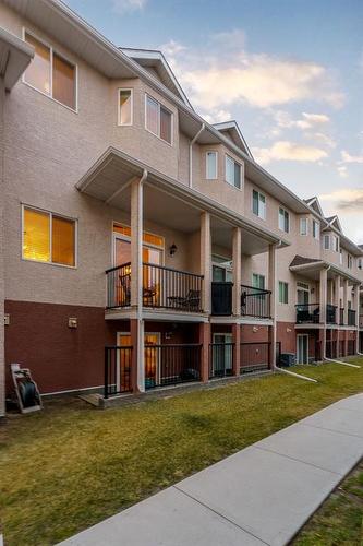 422 Strathcona Circle, Strathmore, AB - Outdoor With Balcony