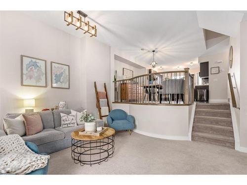 422 Strathcona Circle, Strathmore, AB - Indoor Photo Showing Living Room