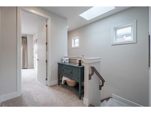 4202 19 Street Sw, Calgary, AB - Indoor Photo Showing Other Room