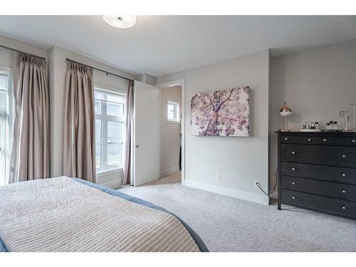 4202 19 Street Sw, Calgary, AB - Indoor Photo Showing Bedroom