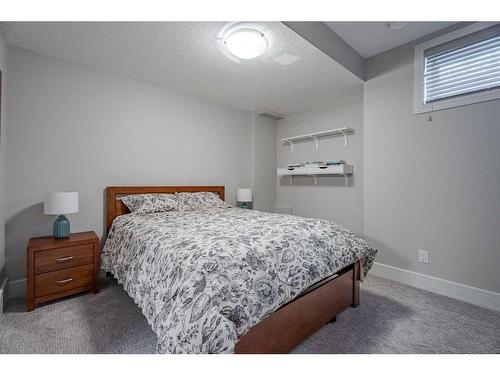 4202 19 Street Sw, Calgary, AB - Indoor Photo Showing Bedroom