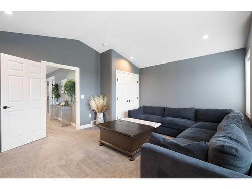 1457 Aldrich Place, Carstairs, AB - Indoor Photo Showing Living Room