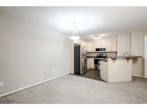 3406-60 Panatella Street Nw, Calgary, AB - Indoor Photo Showing Kitchen